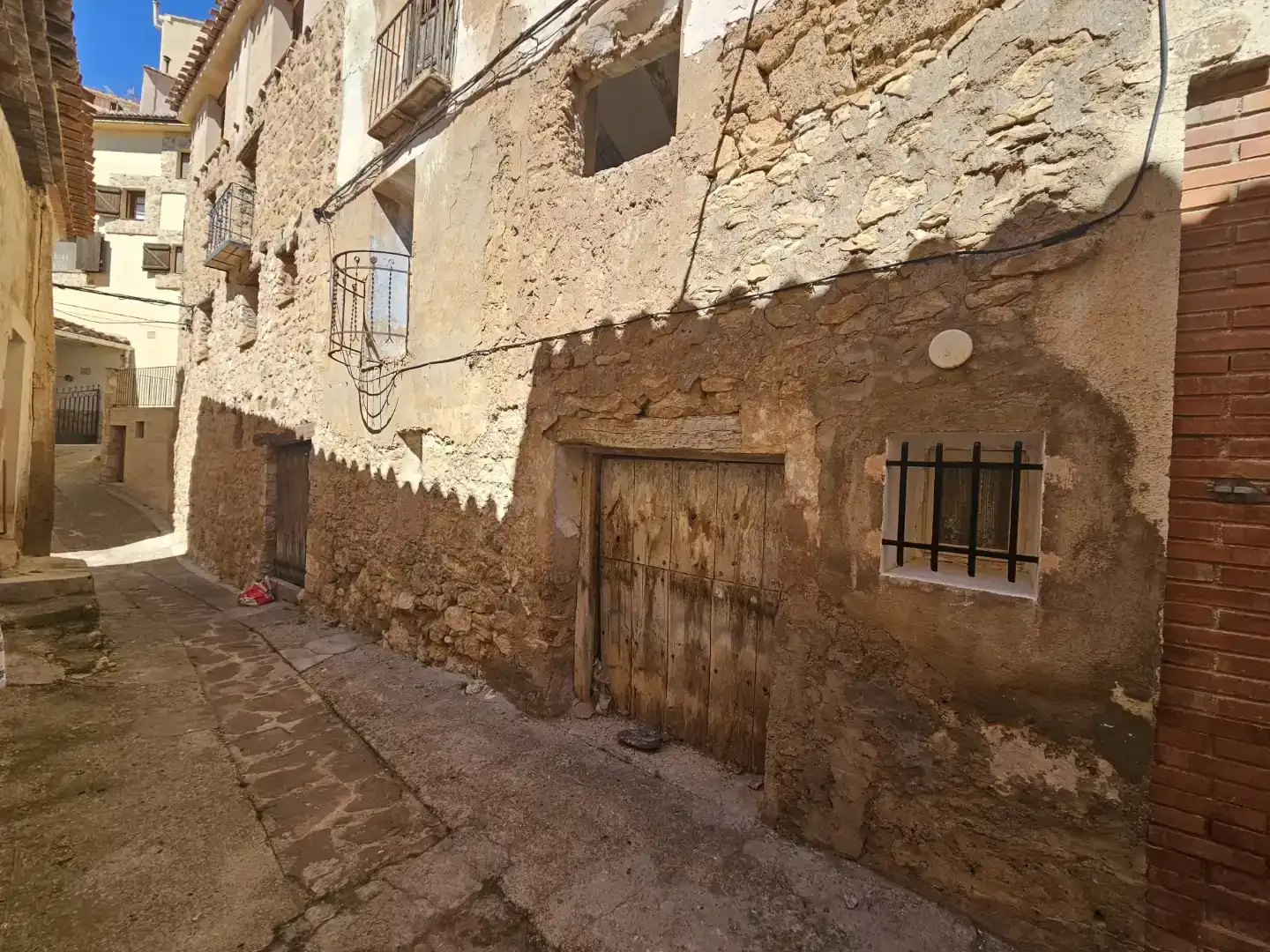 Exterior view of Detached homes for sale in Castielfabib, Valencia