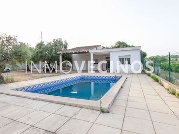 Casa rústica amb piscina en venda a Benigànim