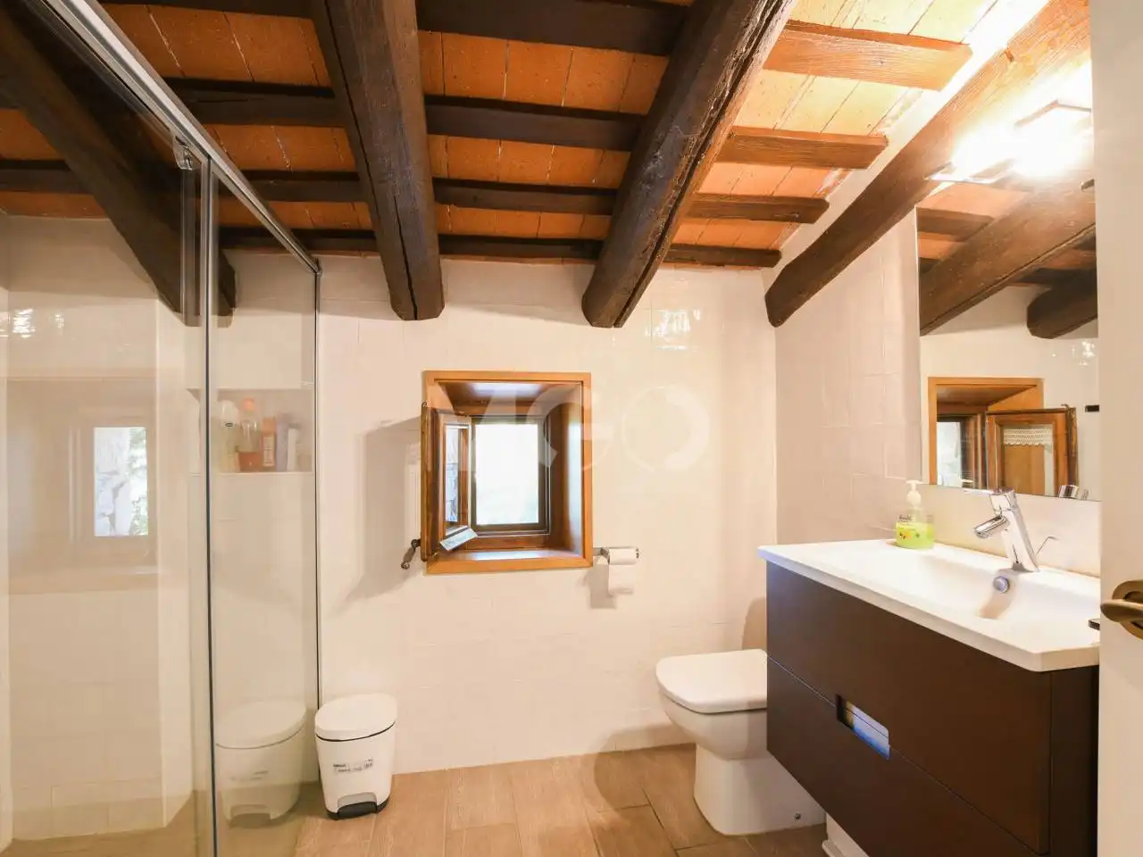 Badezimmer von Country house zum Verkauf in Sant Julià de Vilatorta mit Heizung, Privatgarten und Terrasse