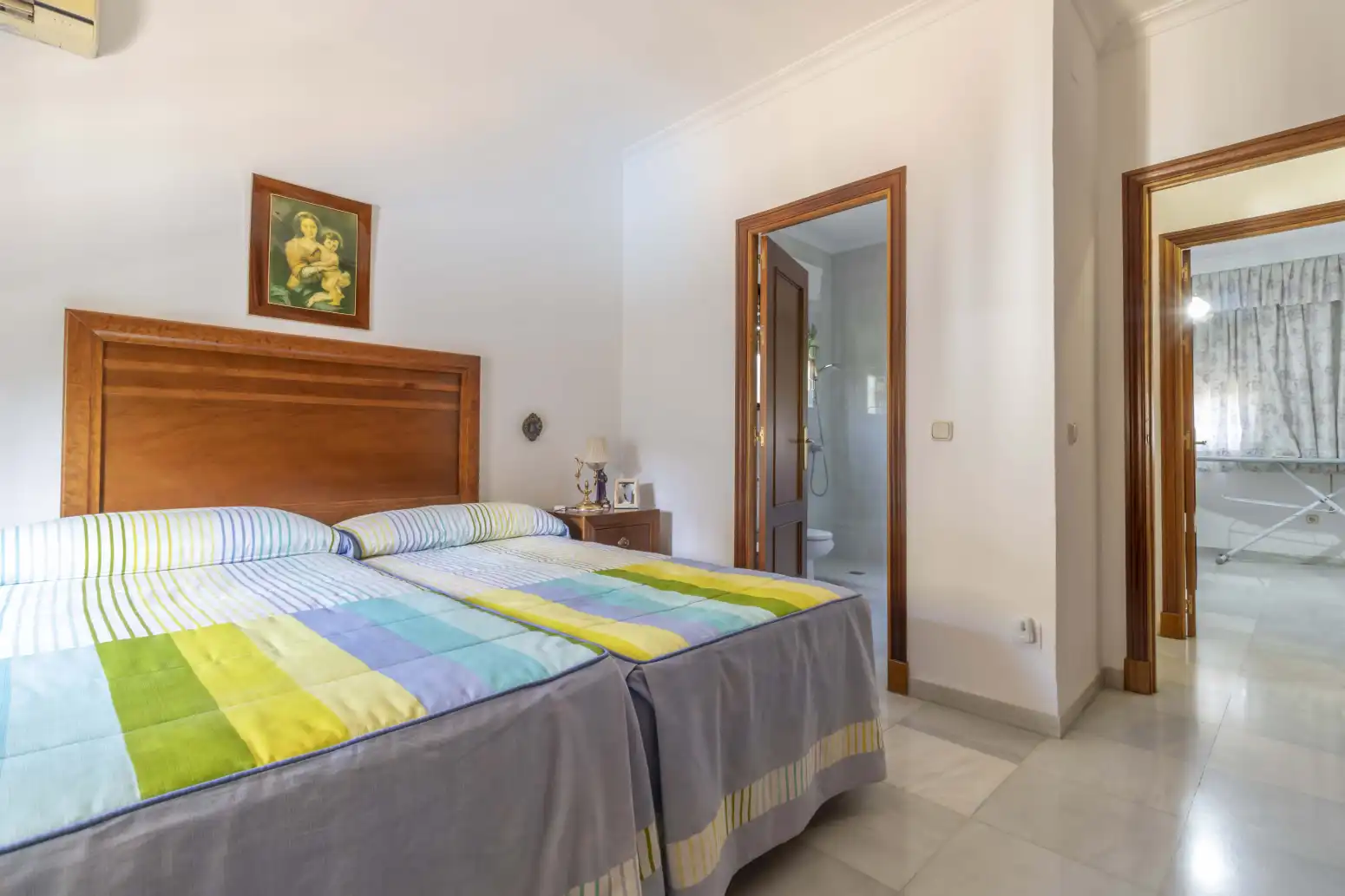 Dormitori de Casa o xalet en venda en Gines amb Aire condicionat, Terrassa i Traster