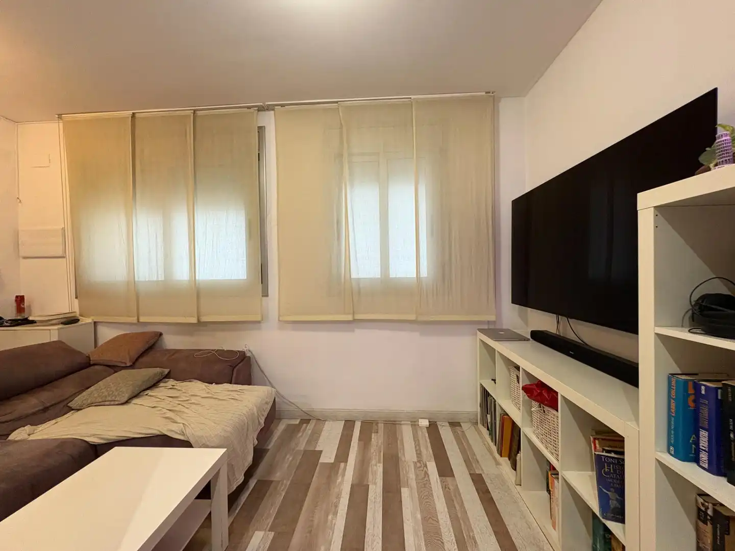 Sala d'estar de Planta baixa en venda en Barcelona amb Aire condicionat, Calefacció i Parquet