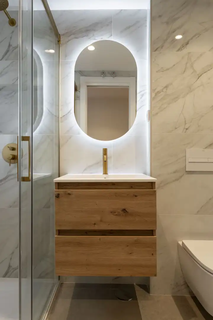 Bathroom of Flat for sale in Barrio de Salamanca