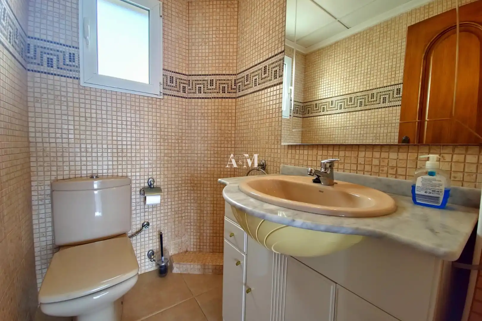 Baño de Piso de alquiler en Torrevieja con Aire acondicionado, Calefacción y Amueblado