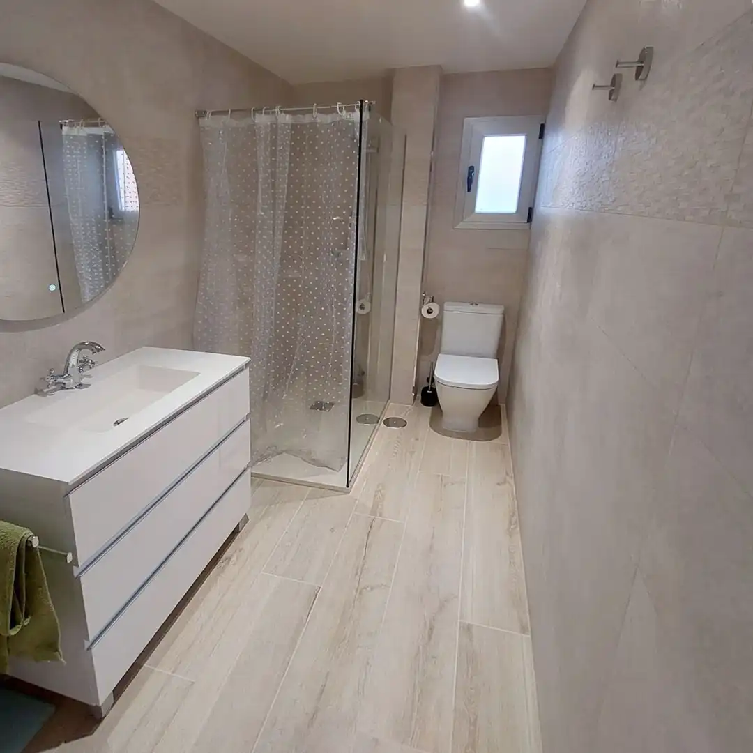 Baño de Piso de alquiler en Madrid con Calefacción y Terraza
