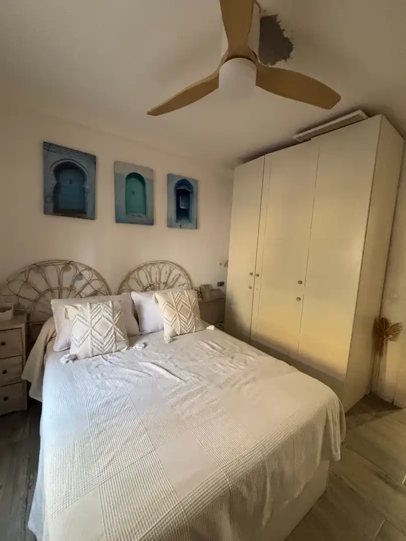 Habitación de Piso de alquiler en Bormujos con Aire acondicionado, Jardín privado y Trastero