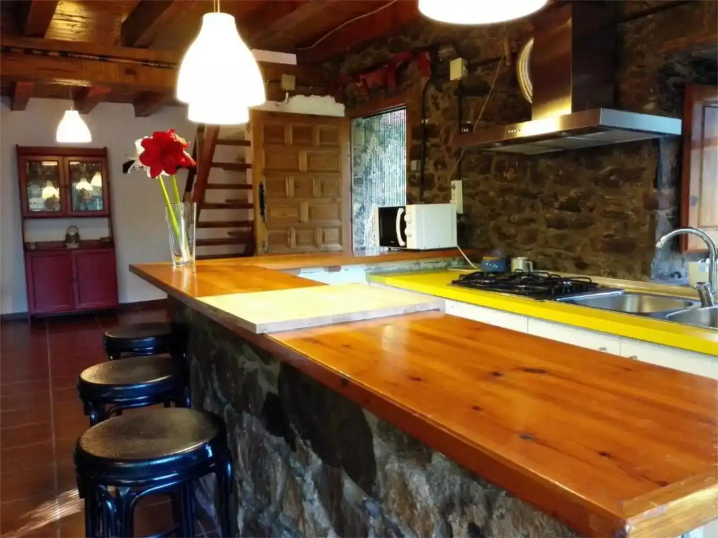Cuina de Finca rústica en venda en Planoles amb Balcó