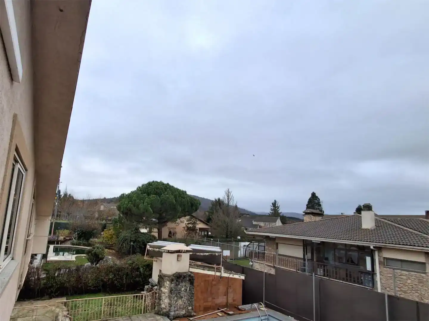 Terrassa de Casa o xalet en venda en Palazuelos de Eresma amb Aire condicionat, Piscina i Balcó