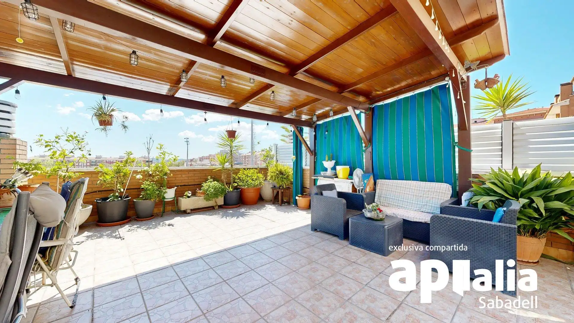 Terraza de Casa adosada en venta en Barberà del Vallès con Calefacción, Terraza y Balcón