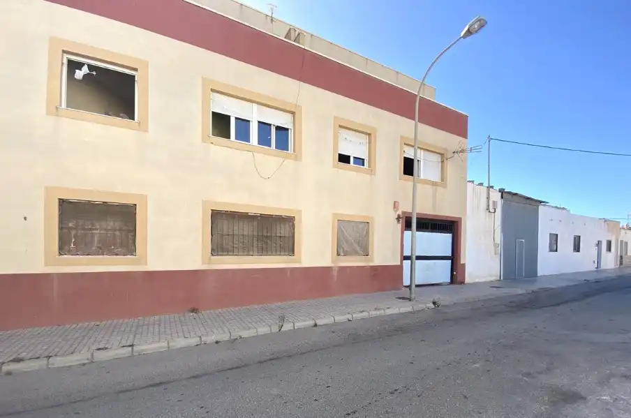 Individual for sale in Príncipe, imagen 6
