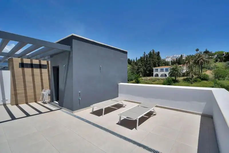 Terraza de Casa adosada de alquiler en Estepona con Aire acondicionado, Jardín privado y Terraza