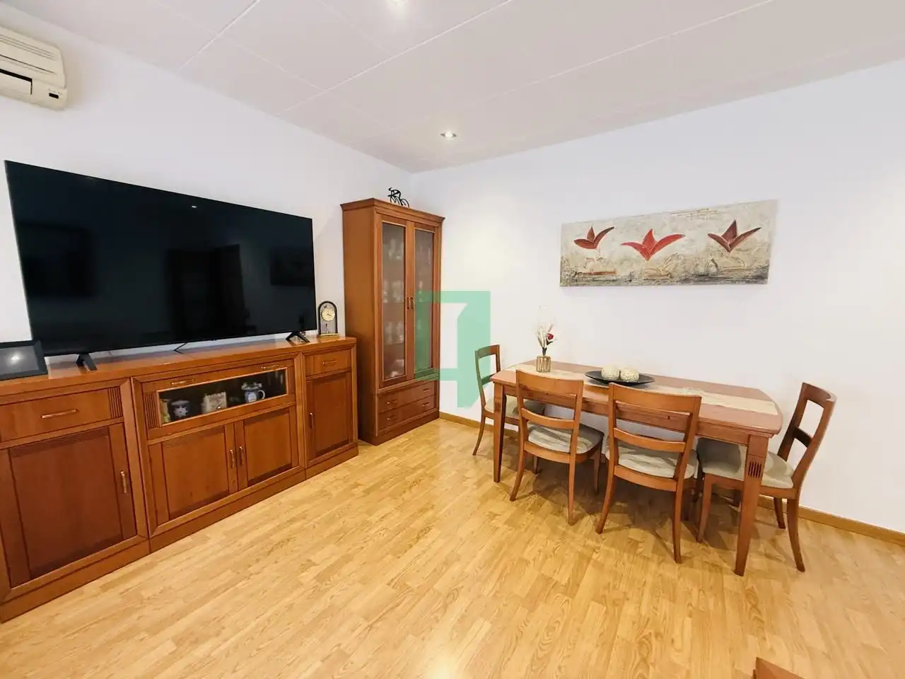 Sala d'estar de Casa o xalet en venda en Badalona amb Calefacció, Parquet i Balcó