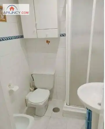 Baño de Piso de alquiler en Sevilla con Aire acondicionado, Calefacción y Amueblado