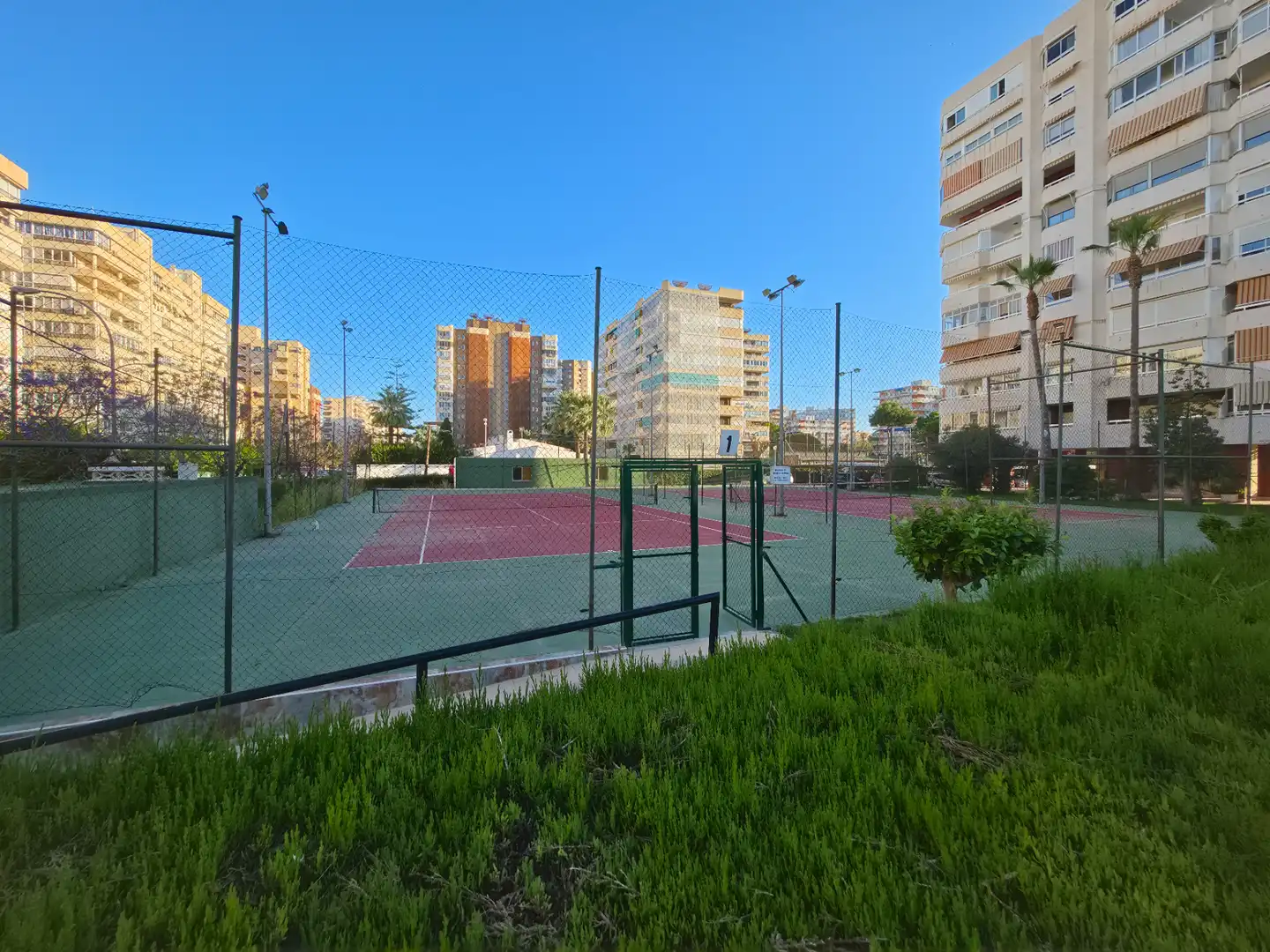 Parking de Piso en venta en Alicante / Alacant con Aire acondicionado, Calefacción y Horno