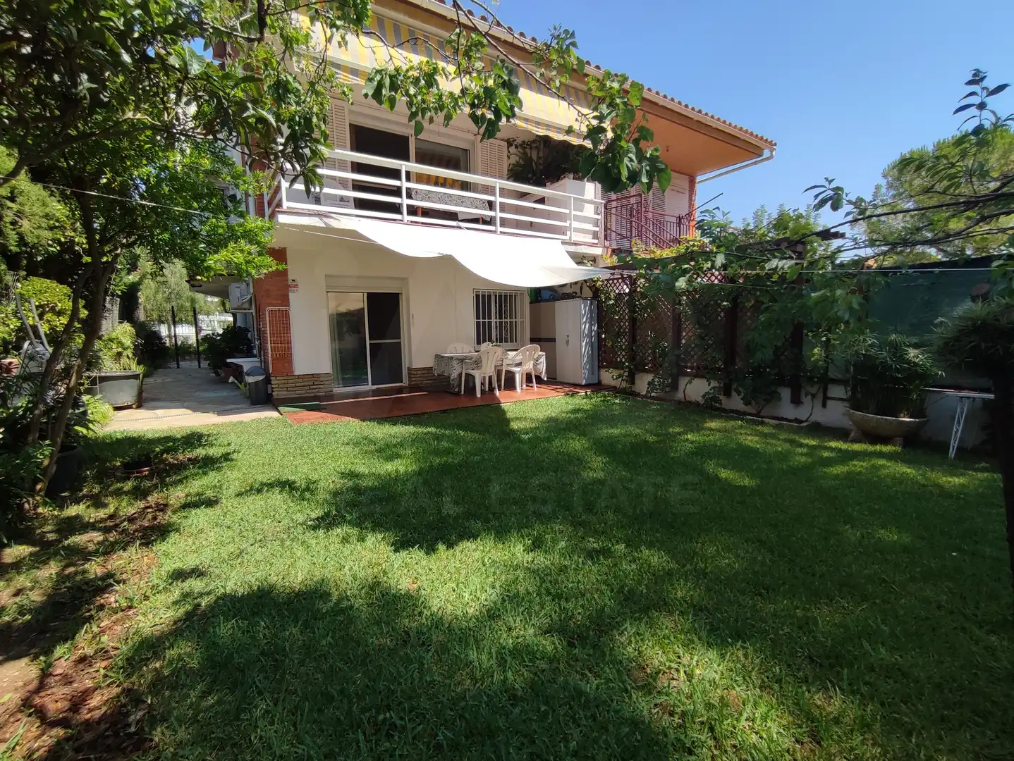 Jardí de Casa o xalet en venda en Cunit amb Aire condicionat, Calefacció i Terrassa