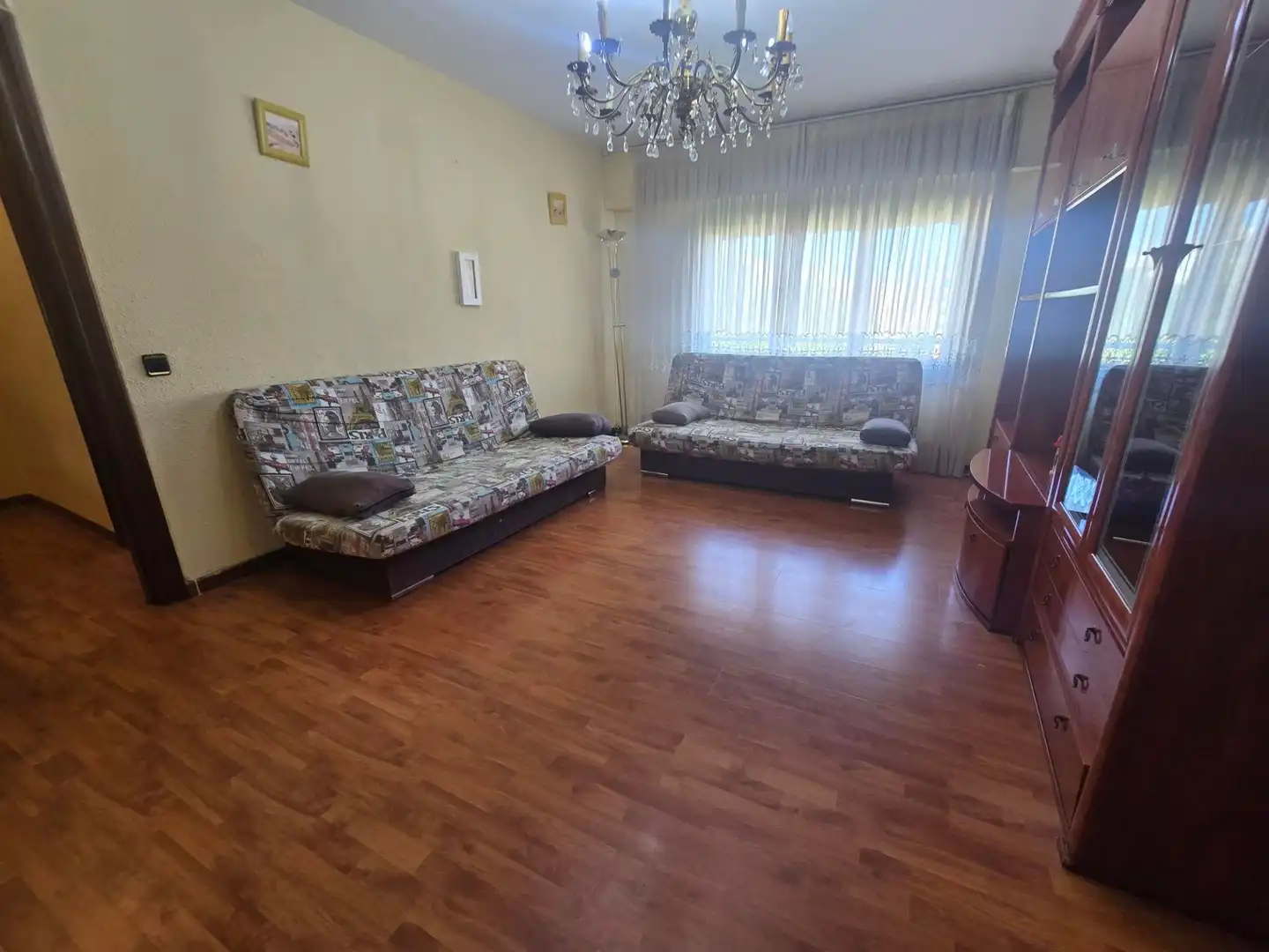 Sala d'estar de Pis de lloguer en  Logroño amb Calefacció, Terrassa i Moblat