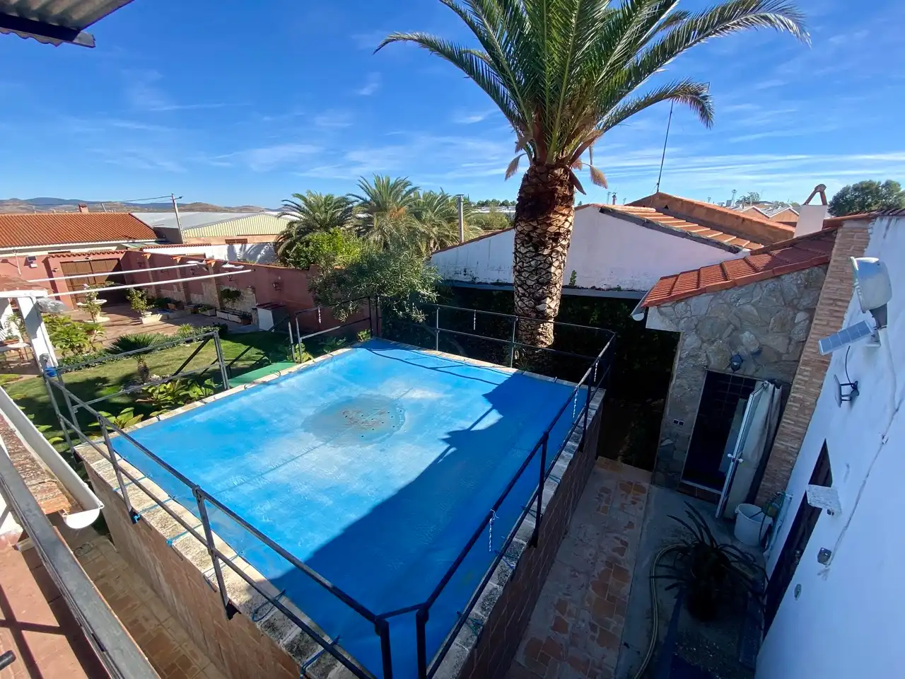 Piscina de Casa adosada en venda en Malagón amb Aire condicionat, Calefacció i Jardí privat