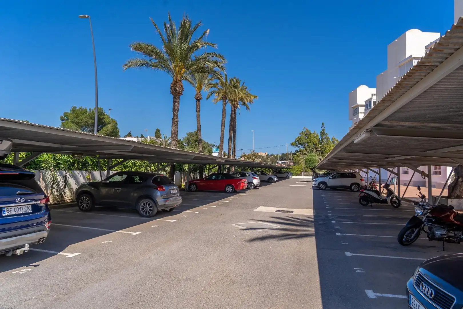 Aparcament de Casa adosada en venda en Villajoyosa / La Vila Joiosa amb Aire condicionat, Moblat i Piscina comunitària