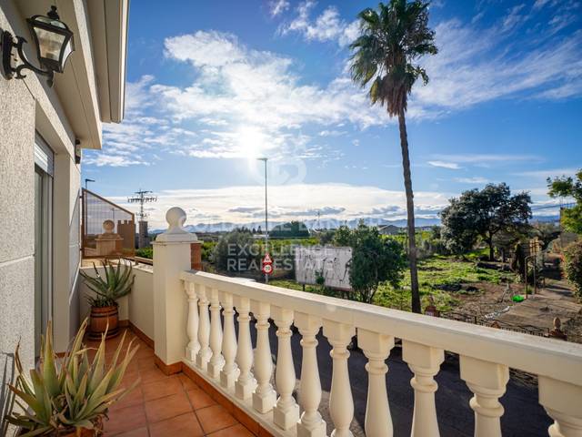 Casa adosada en Venta en Camino P Pascual en Ciutat del Transport - La Salera