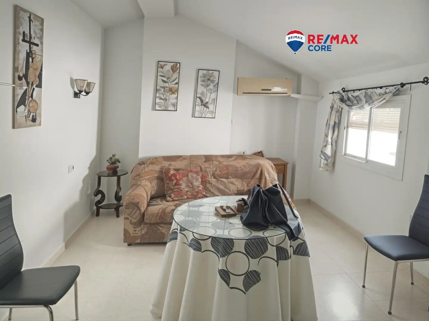 Schlafzimmer von Dachboden zum Verkauf in Puebla de la Calzada mit Klimaanlage, Heizung und Möbliert
