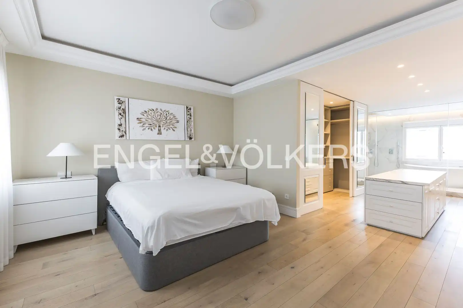 Flat with terrace to rent in Diego de León, imagen 37
