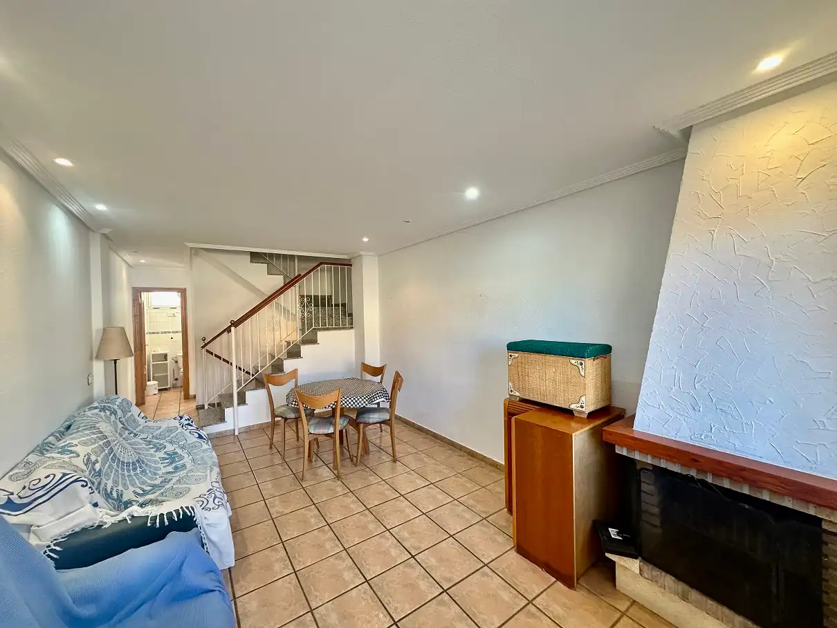 Casa adosada en venda en Santa Pola amb Aire condicionat, Jardí privat i Terrassa
