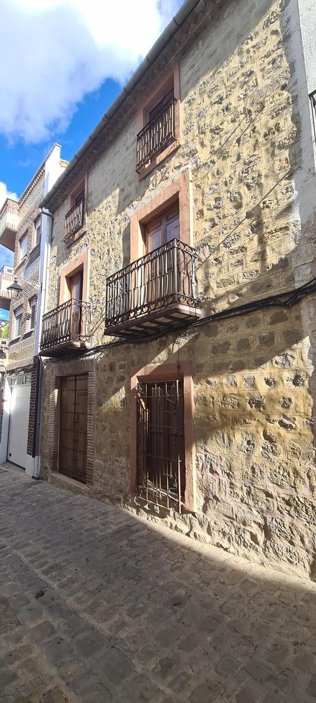 Exterior view of House or chalet for sale in Villacarrillo  with Private garden