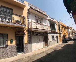 Exterior view of Single-family semi-detached for sale in  Sevilla Capital  with Terrace