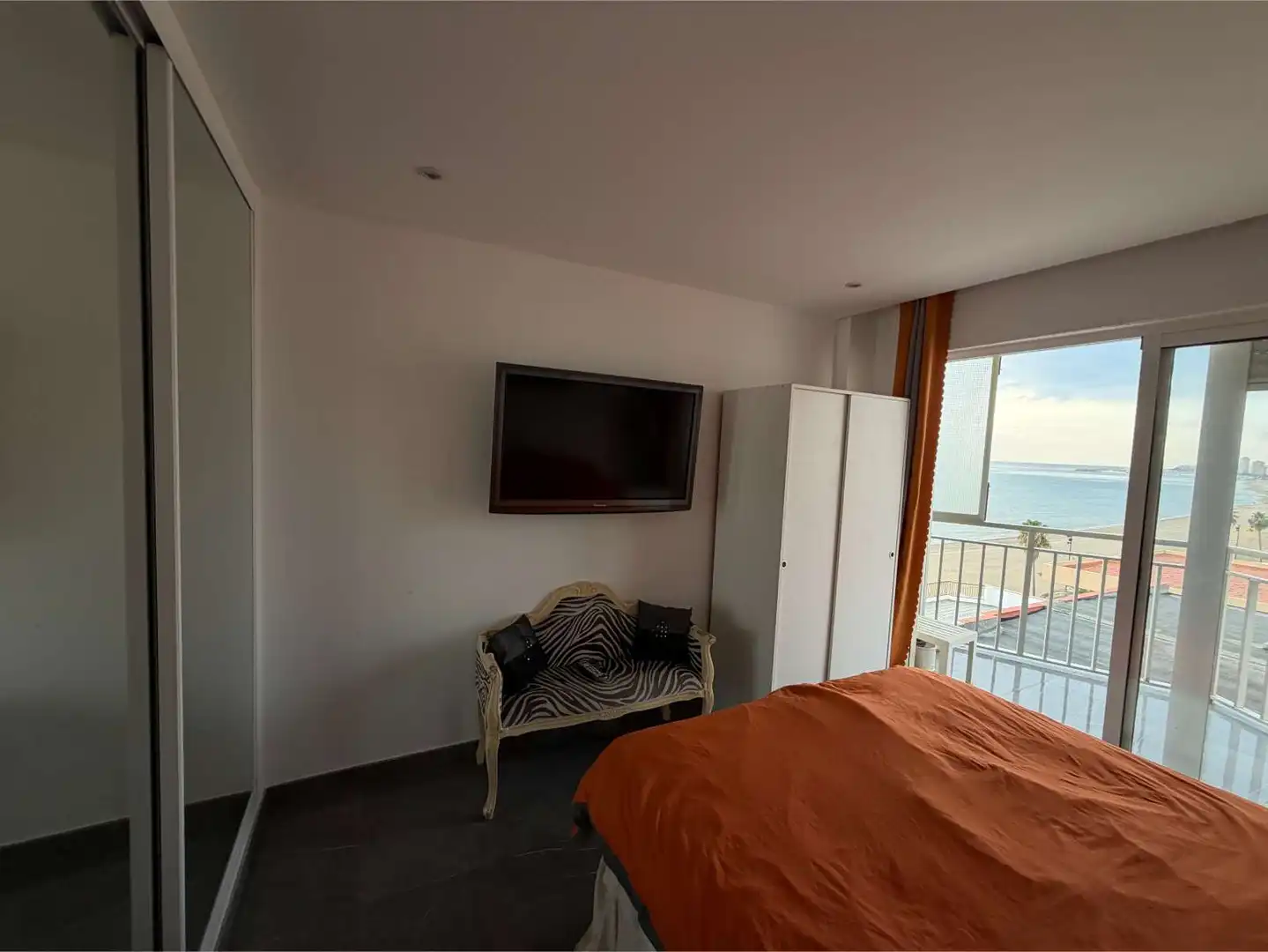 Habitación de Piso en venta en Fuengirola con Terraza, Amueblado y Piscina comunitaria