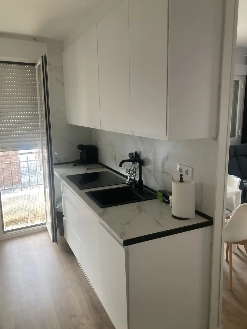 Cuina de Casa adosada de lloguer en Peraleda de la Mata amb Aire condicionat, Parquet i Terrassa