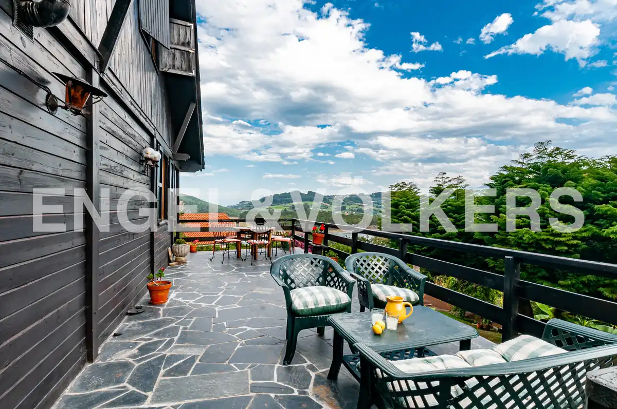 Terrasse von Haus oder Chalet zum Verkauf in Villaviciosa mit Heizung, Privatgarten und Parkett