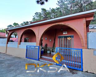 Vista exterior de Casa o xalet en venda en Eslida amb Terrassa i Piscina