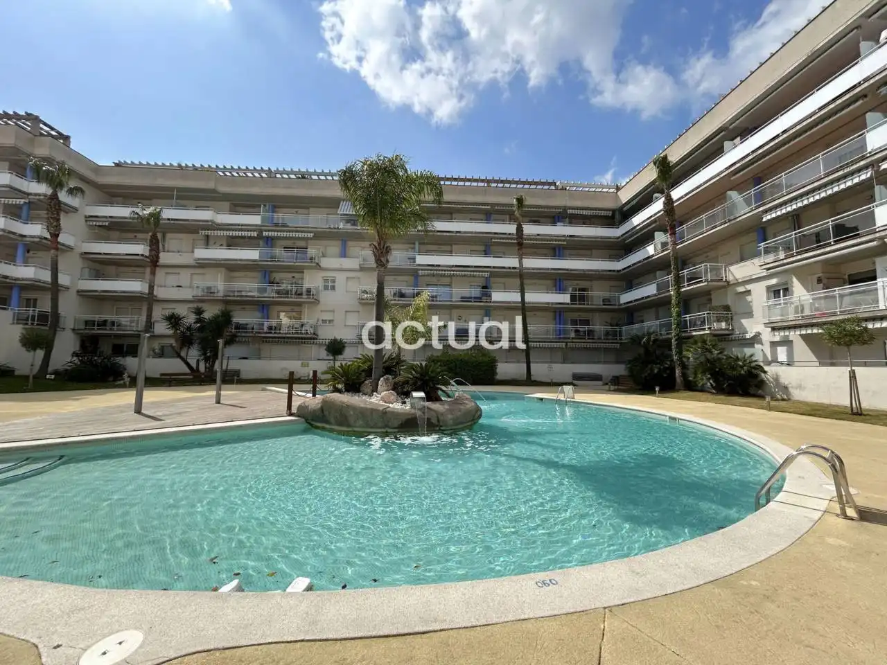 Apartamento con terraza en venta en Avenida port canigó, imagen 16