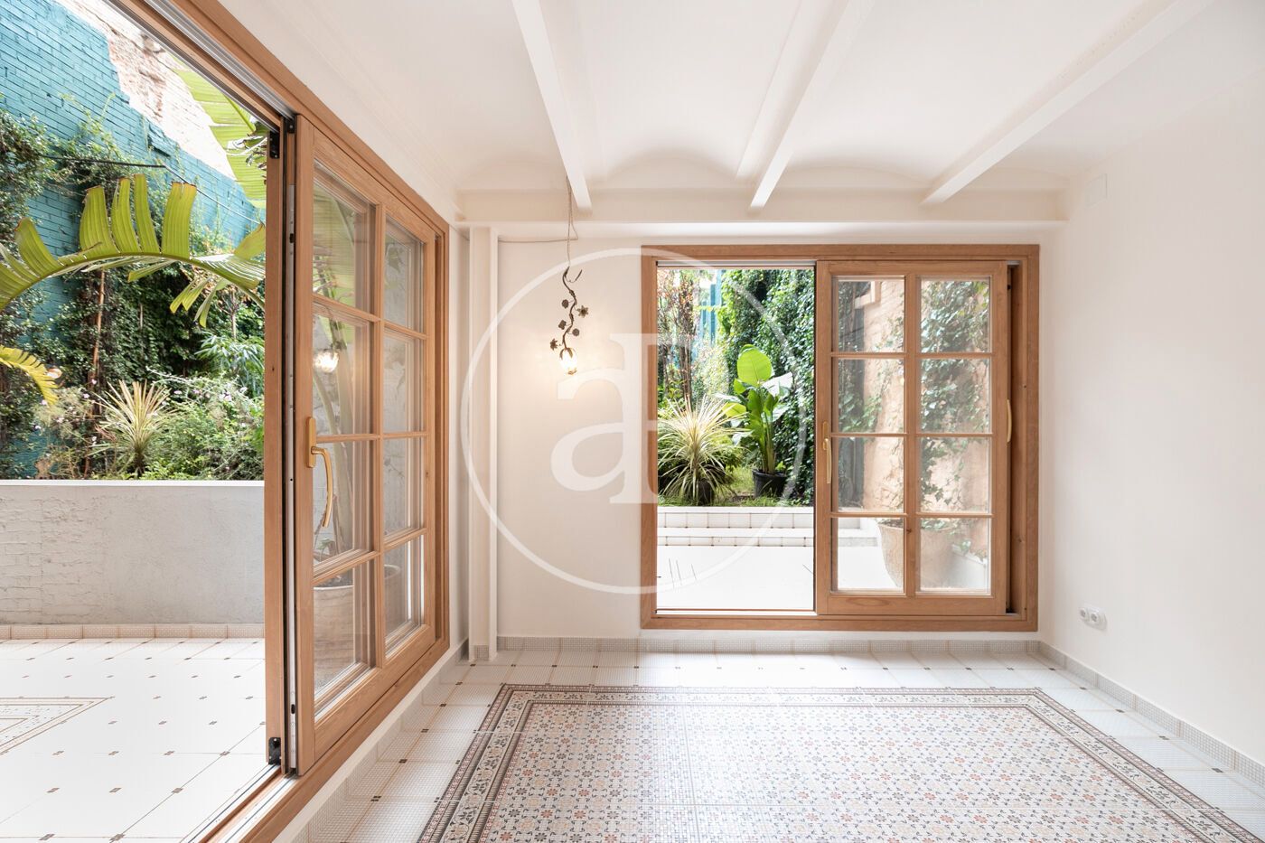 Flat to rent in  Barcelona Capital  with Air Conditioner, Private garden and Terrace
