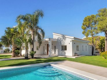 Chalet con piscina en venta en El Madroñal