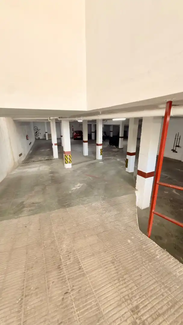 Aparcament de Casa o xalet en venda en Cunit amb Aire condicionat, Calefacció i Terrassa