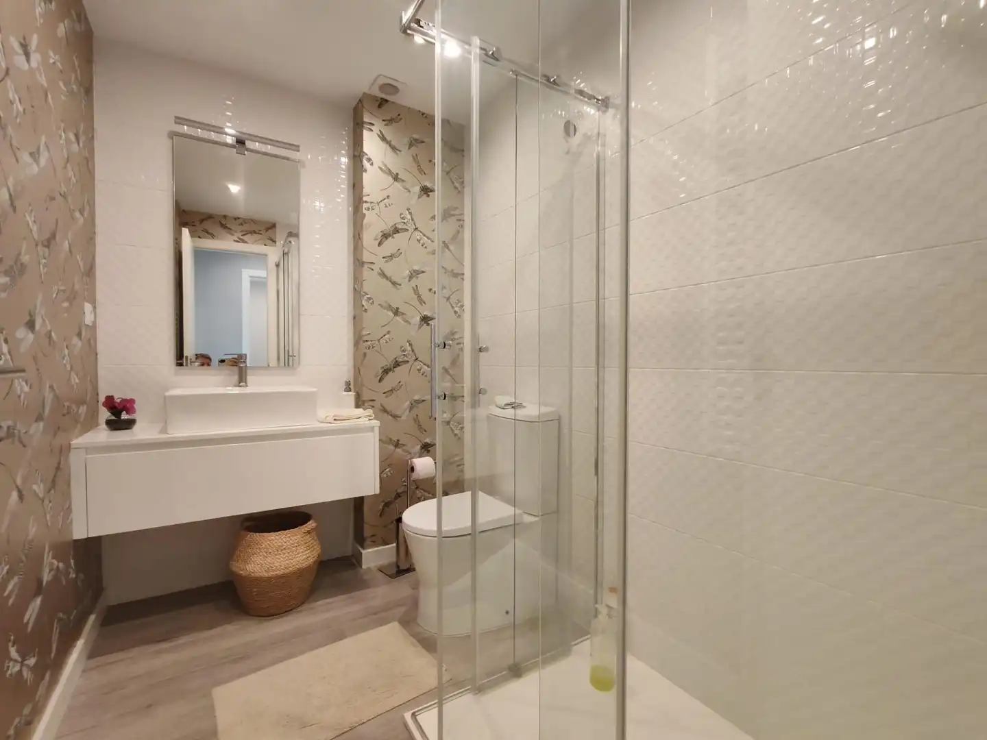 Bathroom of Flat for rent in Vigo   with Heating, Terrace and Storage room