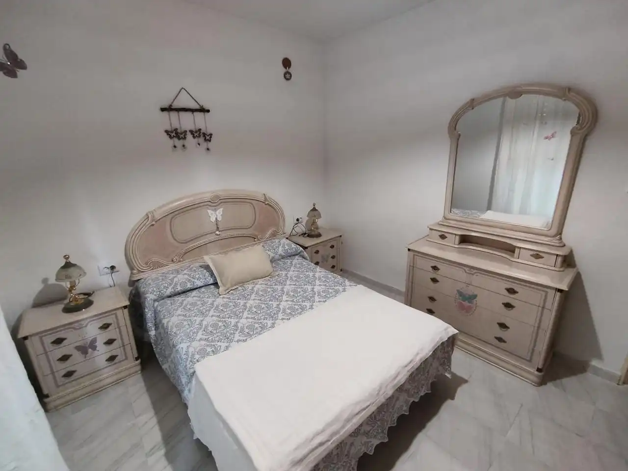 Flat for rent in Calle Pedro Nieto, Los Pinos - El Pilar