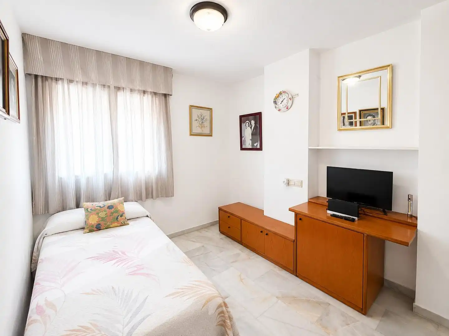 Bedroom of Flat for sale in Benalmádena  with Air Conditioner, Terrace and Furnished