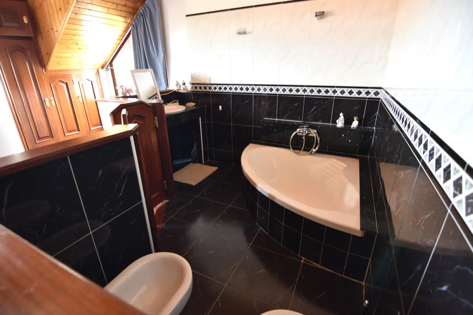 Bathroom of Houses for sale in Sada (A Coruña)  with Heating, Private garden and Parquet flooring