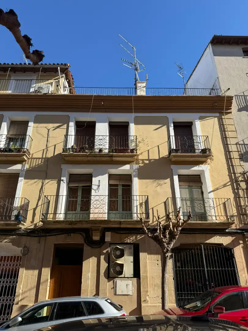 Vista exterior de Ático en venta en Caspe con Aire acondicionado, Calefacción y Amueblado
