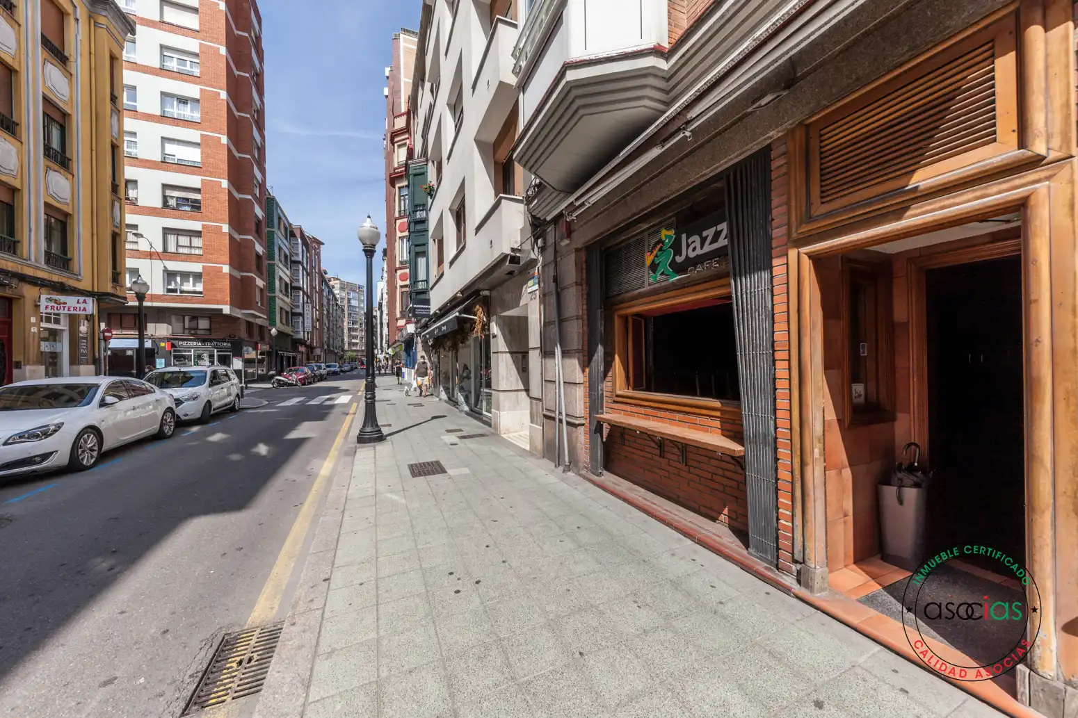 Vista exterior de Local en venta en Gijón 