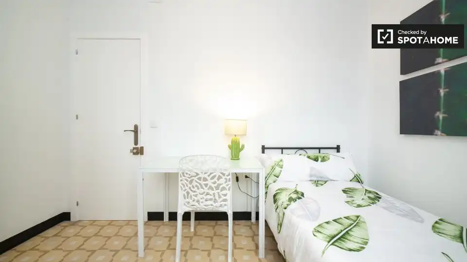 Habitación de Piso para compartir en Barcelona con Aire acondicionado, Calefacción y Amueblado