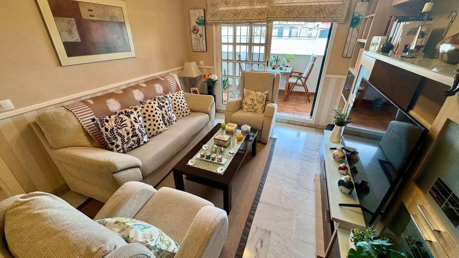Living room of Flat for sale in Rincón de la Victoria  with Air Conditioner, Terrace and Community pool