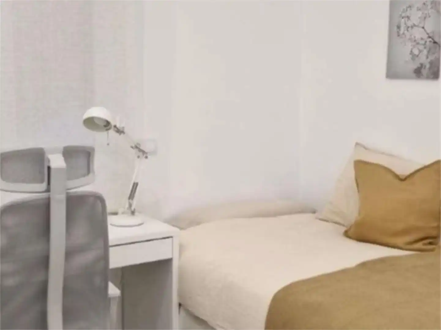 Schlafzimmer von Wohnung zur Miete in  Logroño mit Parkett und Möbliert
