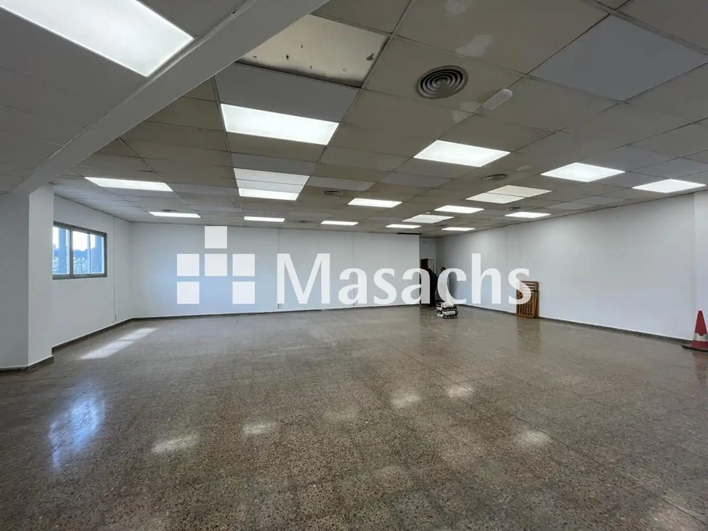 Office space to rent in Almeda - El Corte Inglés