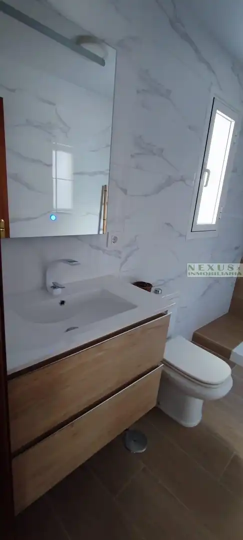 Badezimmer von Dachboden zur Miete in Cáceres mit Klimaanlage, Heizung und Möbliert