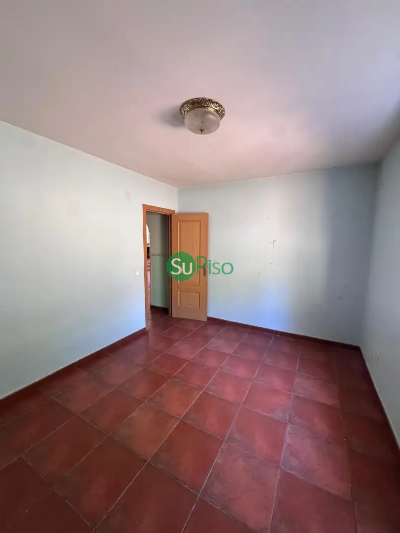 Dormitori de Casa o xalet en venda en San Martín de Valdeiglesias amb Jardí privat