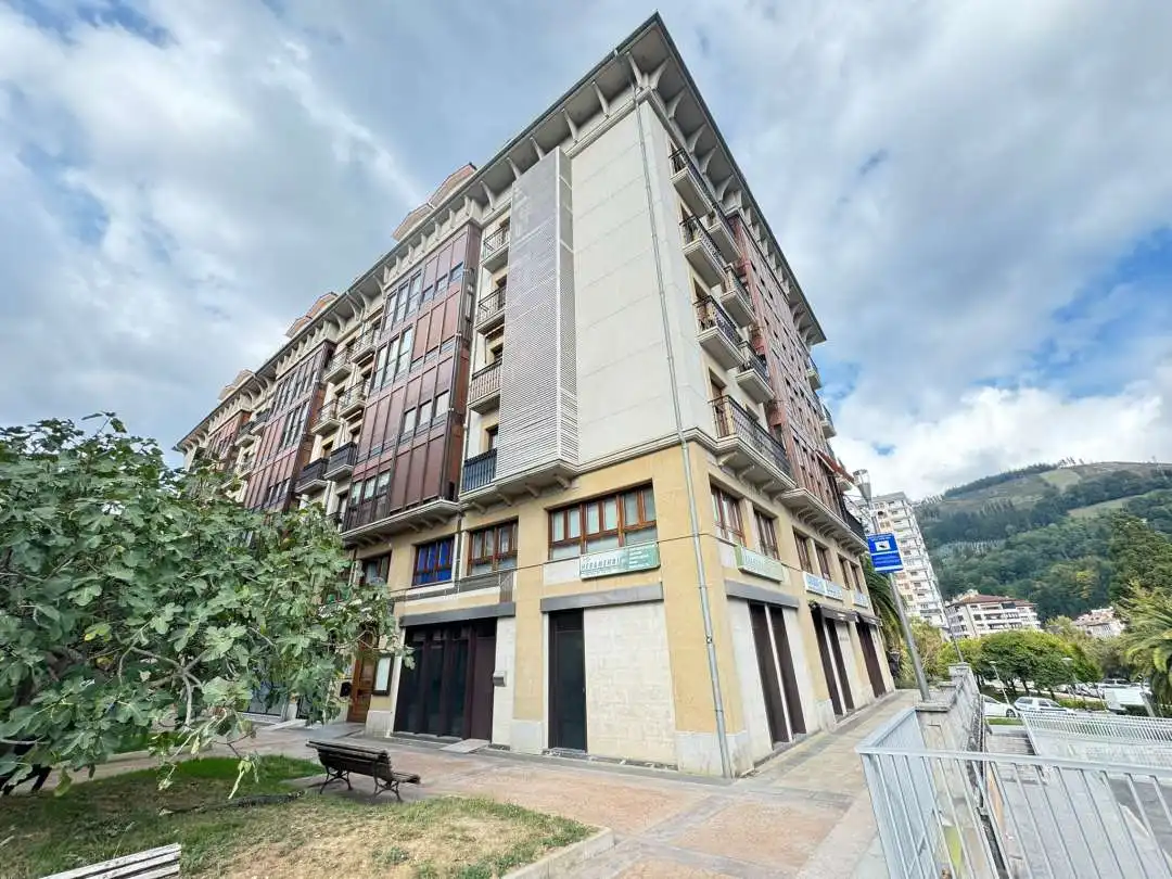 Oficina amb ascensor en venda a Urretxu