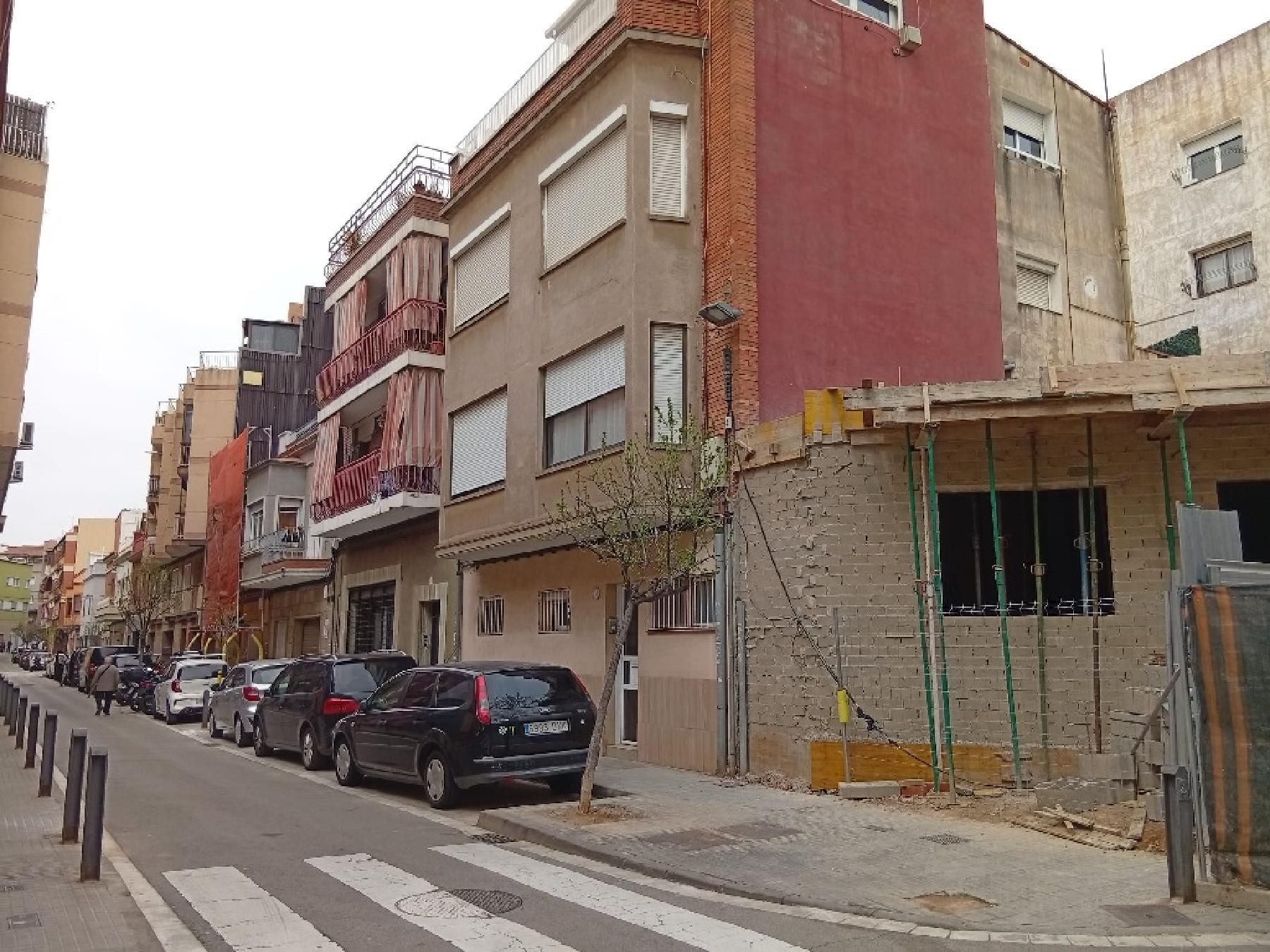 Vista exterior de Piso en venta en Cornellà de Llobregat