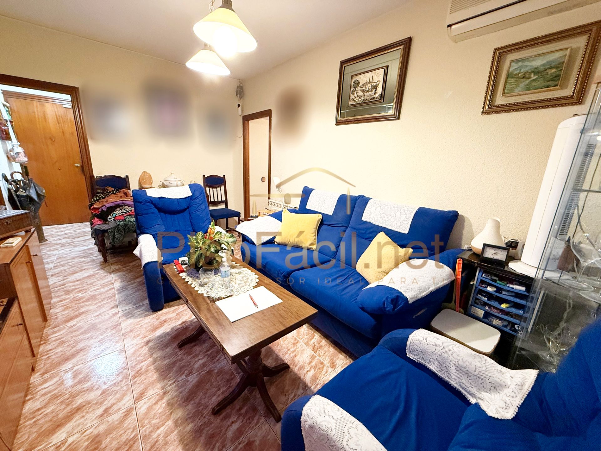 Living room of Flat for sale in Parla  with Air Conditioner and Heating